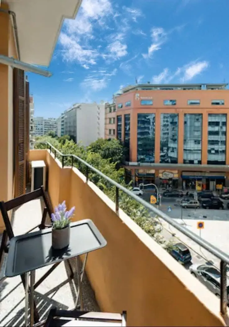 Private Pristine Balcony Home- Heart Of The Center Thessaloniki