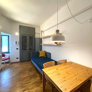 Easy - And Navigli 2*, Μιλάνο Ιταλία