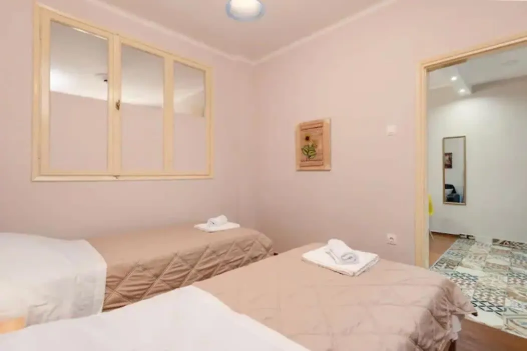 Private Pristine Balcony Home- Heart Of The Center Thessaloniki Apartment