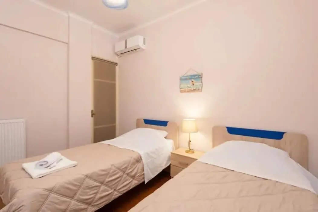 Private Pristine Balcony Home- Heart Of The Center Thessaloniki Apartment