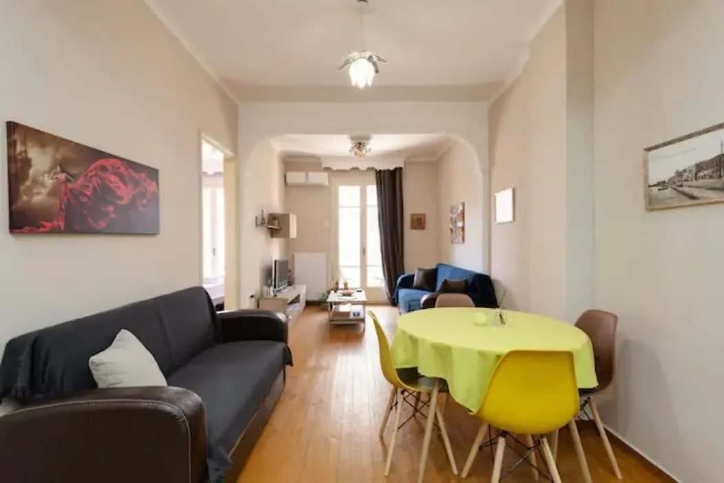 Private Pristine Balcony Home- Heart Of The Center Thessaloniki