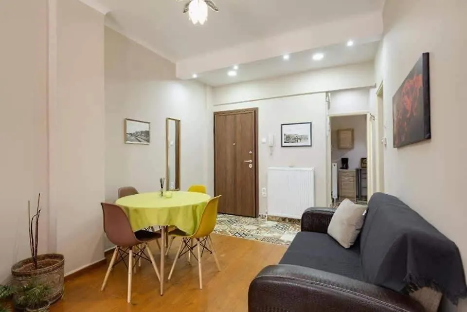 Apartment Private Pristine Balcony Home- Heart Of The Center Thessaloniki