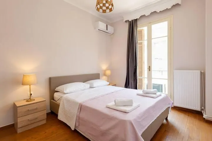 Private Pristine Balcony Home- Heart Of The Center Thessaloniki Greece